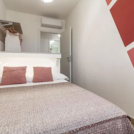 Apartament Skyfive Fire *